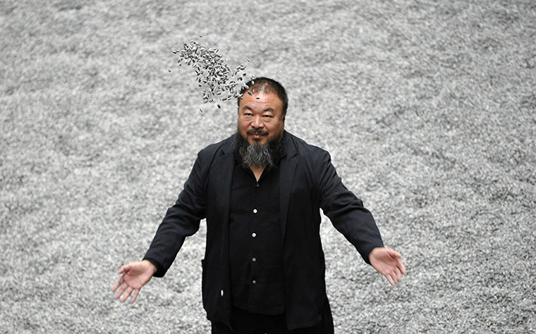 Ai-Weiwei-sunflowerseeds-LennartPreissAP